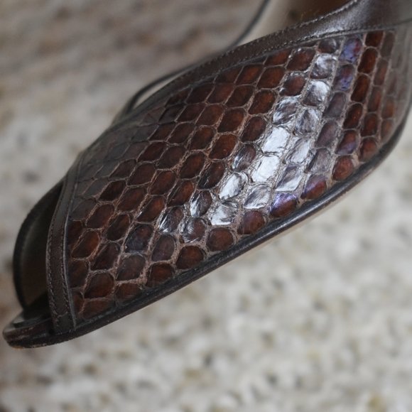 Bruno Magli vintage brown textured heels - Picture 9 of 12
